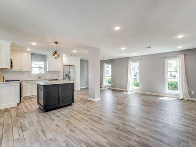 5323 Winding Way Dr, Houston, TX 77091 - photo 6