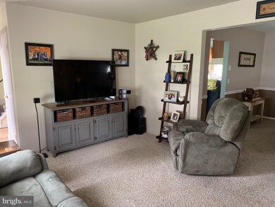 337 Springhouse Rd, Harrisburg, PA 17111 - photo 5