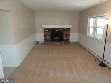 48 Tanglewood Dr, Langhorne, PA 19047 - photo 6