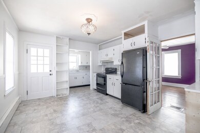 28 Cleveland Ave, Westfield, MA 01085 - photo 2