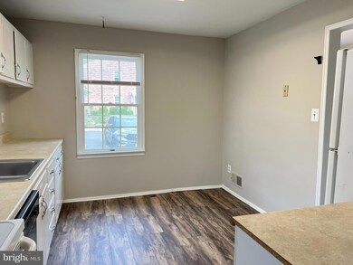 16649 Geddy Ct unit A, Woodbridge, VA 22191 - photo 6
