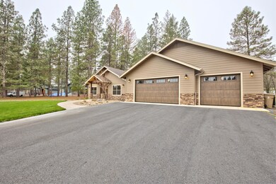 258 Bannister Ln, Grants Pass, OR 97526 - photo 4