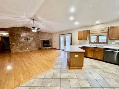 1519 Ruby St, Belvidere, IL 61008 - photo 5