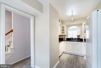 8329 Kingsgate Rd unit 523, Springfield, VA 22152 - photo 3