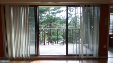 110 Roberts Ln unit 201, Alexandria, VA 22314 - photo 5