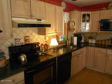 208 Mountain View Dr, Hawley, PA 18428 - photo 3