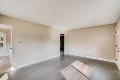 4265 Blythe Road Columbus OH-large-005-0