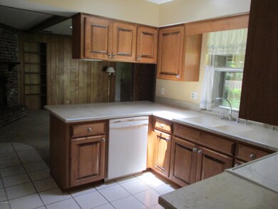 4250 Saint Francis Cir, Jacksonville, FL 32210 - photo 5