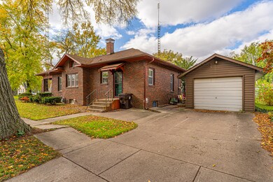 1022 Tremont St, Lincoln, IL 62656 - photo 3