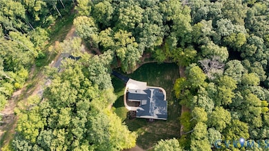 15194 Johns Trace Cir, Montpelier, VA 23192 - photo 2