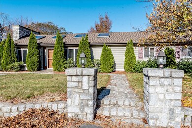 83 Founder Ave, Warwick, RI 02886 - photo 3