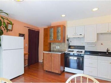 17 Parkers Ln unit 2, Waltham, MA 02453 - photo 4