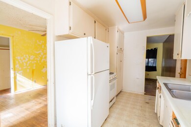 3806 Mercury Dr, Redding, CA 96002 - photo 6