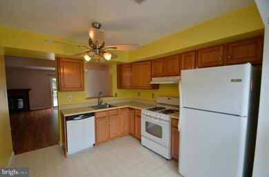 1202 Heathfield Rd, Sykesville, MD 21784 - photo 5