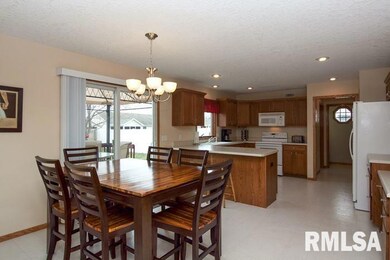 1631 W 64th St, Davenport, IA 52806 - photo 4