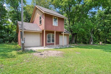 Shop Building - Has walk through Door on side and