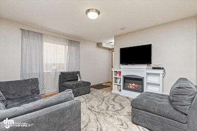 06-Living Room-DW-6777