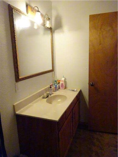 Unit 802 bath