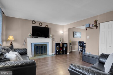 718 Crescent Ave, Reading, PA 19605 - photo 2