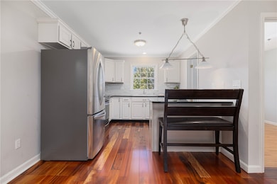 231 Maple Ave unit 204, Newport, RI 02840 - photo 6