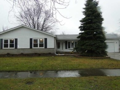 218 Magnolia Dr, Crown Point, IN 46307 - photo 2