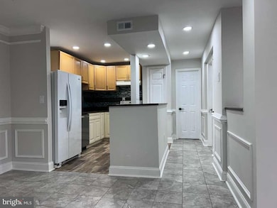 6018 Westchester Park Dr unit 6018 T-1, College Park, MD 20740 - photo 4