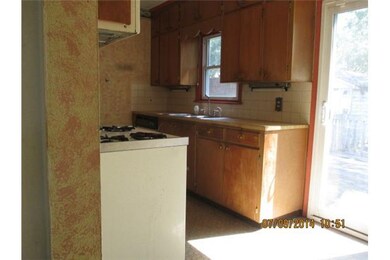 1257 E 33rd Ct, Des Moines, IA 50317 - photo 2