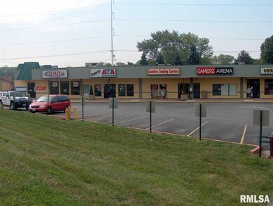 903 E Kimberly Rd unit 11, Davenport, IA 52807 - photo 3