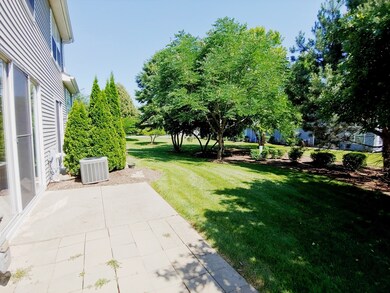 1367 Grandview Ct, Algonquin, IL 60102 - photo 2