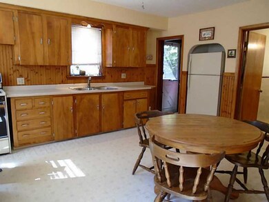 16 Harkness St, Providence, RI 02909 - photo 5