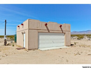 Detached garage