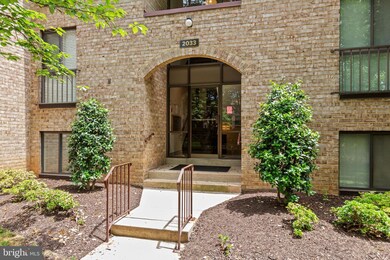 2033 Royal Fern Ct unit 1C, Reston, VA 20191 - photo 3