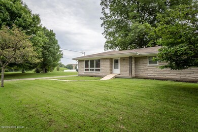 7807 Smyrna Pkwy, Louisville, KY 40228 - photo 2