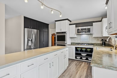 1801 Arbordale Ln, Algonquin, IL 60102 - photo 6