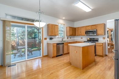 24321 Apple Tree Ln, Plainfield, IL 60585 - photo 7