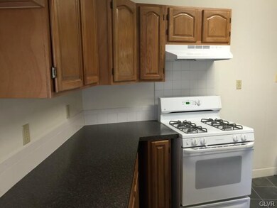 1235 Catasauqua Rd unit 3, Whitehall, PA 18052 - photo 6