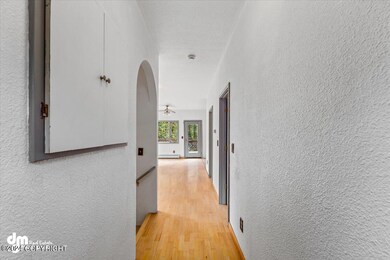 09-HALLWAY 1_STC_IMG_1-7477