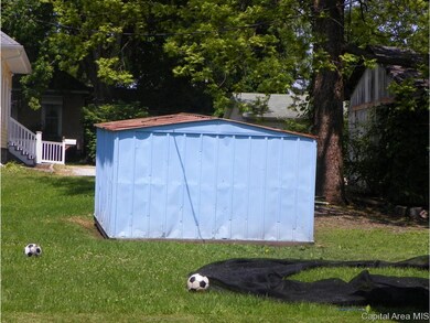 221 E Myrtle St, Virginia, IL 62691 - photo 5