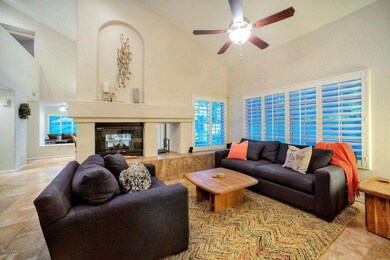 Great Room w Fireplace