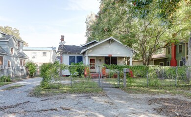 707 E Simcoe St -1