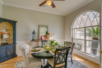 06 Dining Room