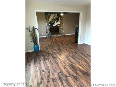 5486 Lazybrook Ct, Fayetteville, NC 28314 - photo 4