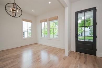 738 E 8th St, Houston, TX 77007 - photo 5