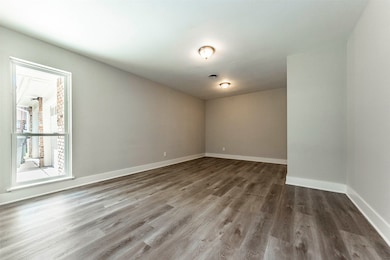 1602 Bayou Dr, Alvin, TX 77511 - photo 4