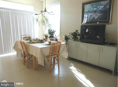 780 Raven Ave, Gaithersburg, MD 20877 - photo 2