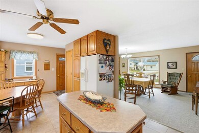 904 S 11th Ave, Washington, IA 52353 - photo 6