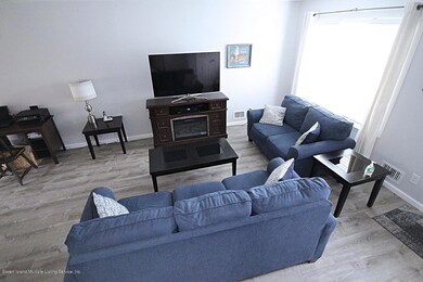 44 Arrowood Ct unit 610, Staten Island, NY 10309 - photo 6