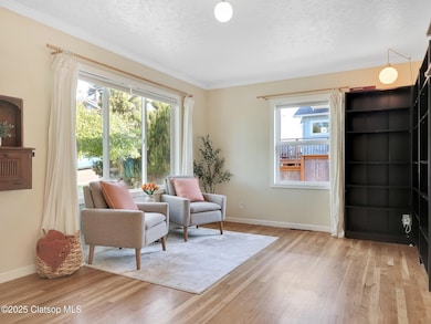 1466 8th St-24