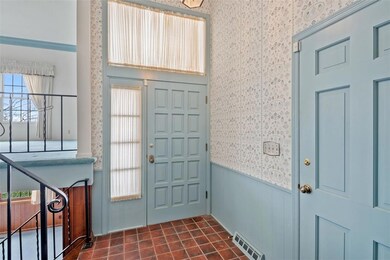 3815 Indiandale Cir SE, Cedar Rapids, IA 52403 - photo 4