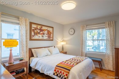 1217 Mayfield Dr, Royal Oak, MI 48067 - photo 3